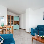 La Vela Blu Apartament *