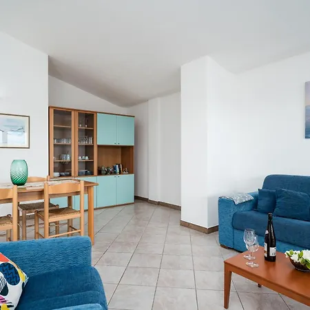 La Vela Blu Apartament *